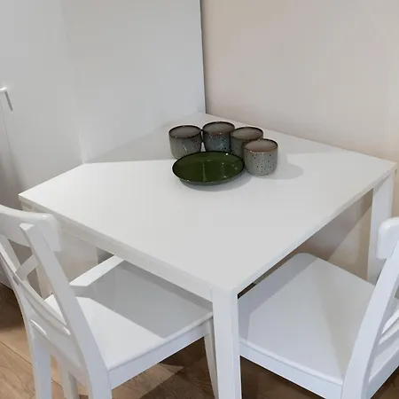 Garden Rogatka - Comfortable Near Main Station Appartement